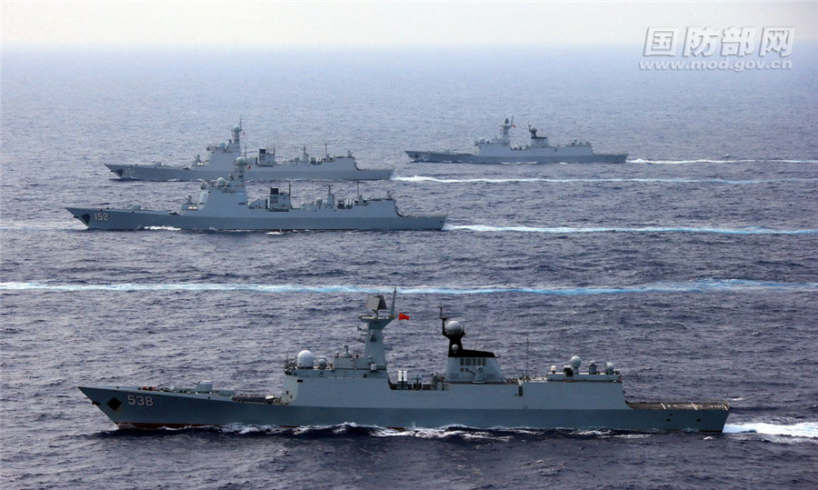 Forma??o chinesa de porta-avi?es realiza exercícios no Mar do Leste da China