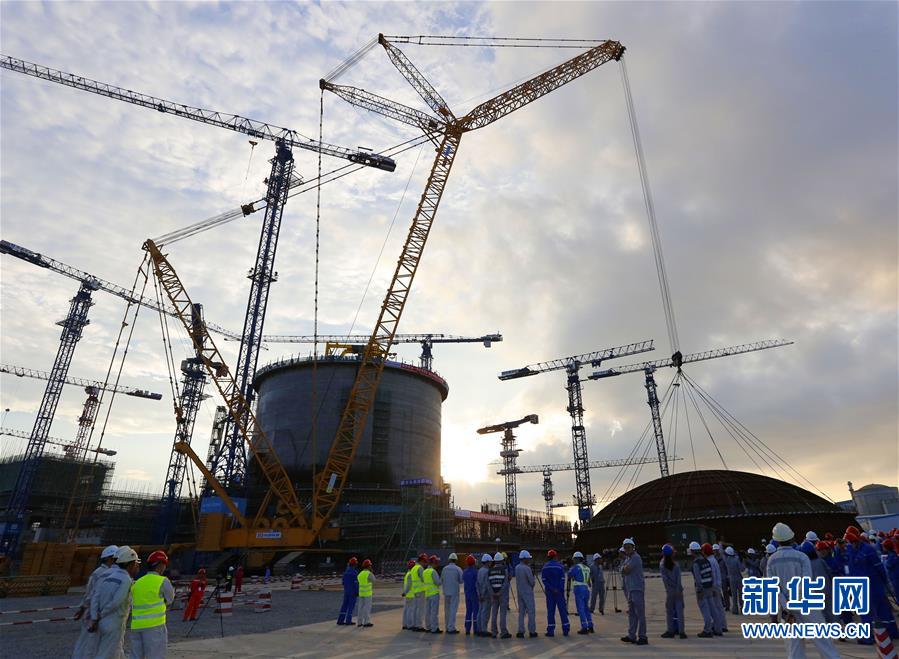 Instala??o de cúpula hemisférica na unidade No 3 da usina nuclear concluída