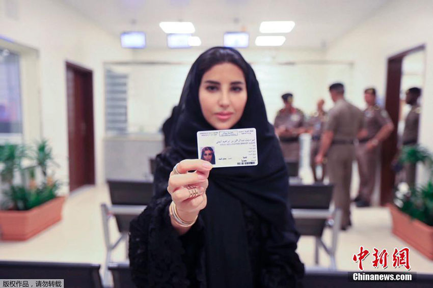Arábia Saudita entrega as primeiras dez cartas de condu??o a mulheres