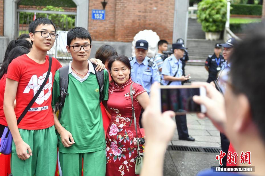 Mais de 9 milh?es de alunos chineses participam do vestibular nacional