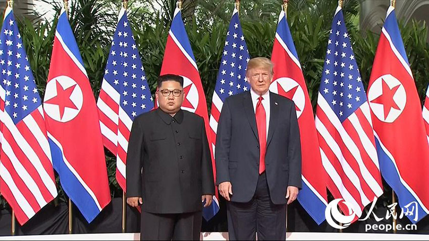 Kim Jong Un e Donald Trump reúnem-se em Singapura