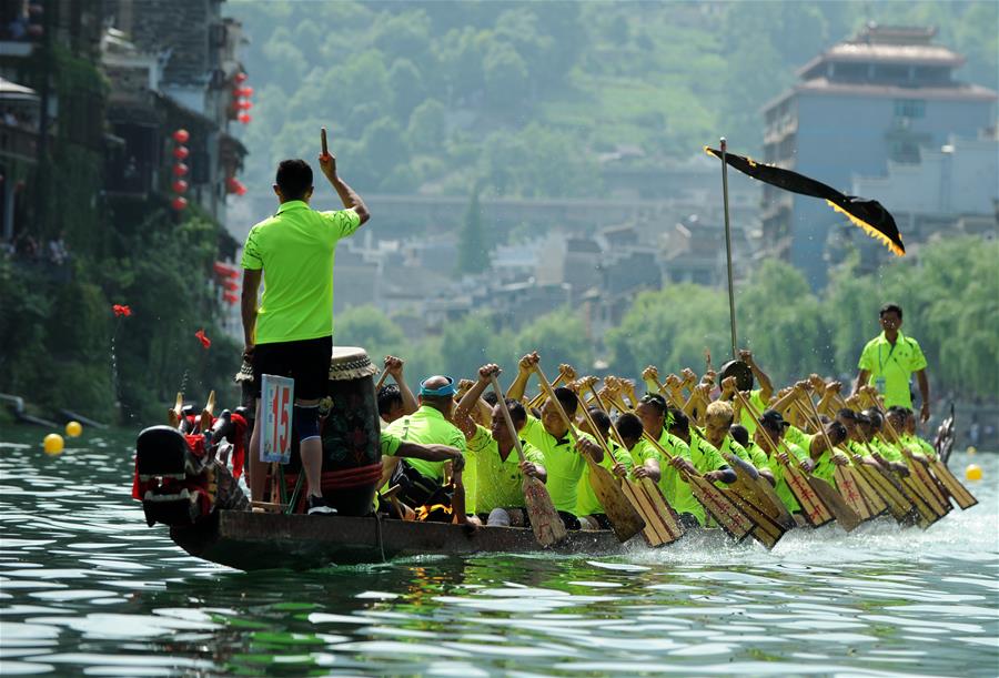 China celebra Festival do Barco de Drag?o