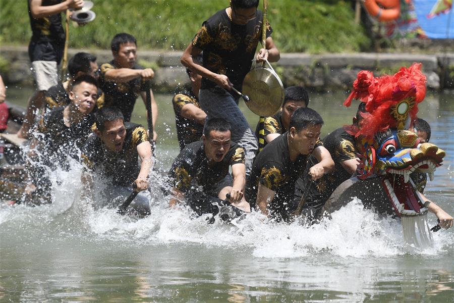 China celebra Festival do Barco de Drag?o