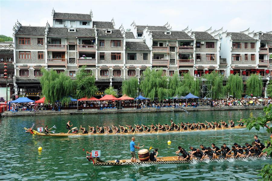 China celebra Festival do Barco de Drag?o
