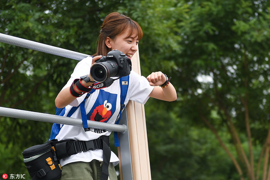 Aspirante a fotógrafo encontra oportunidade de negócio com memórias de estudantes finalistas