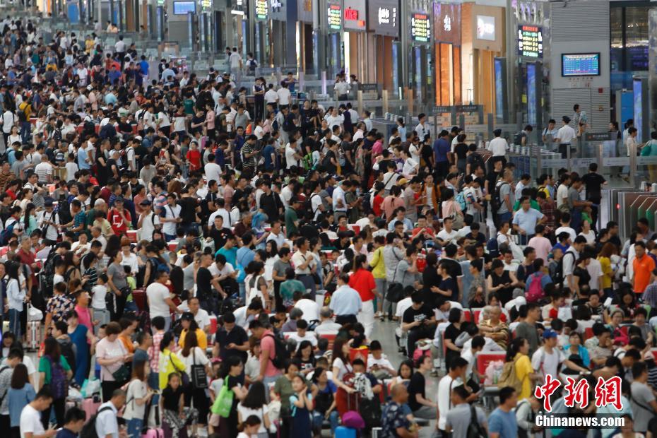 Tem início pico de ver?o dos transportes ferroviários na China