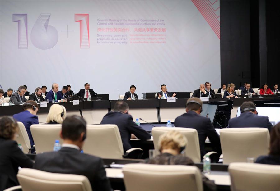 Premiê chinês pede coopera??o pragmática para prosperidade comum