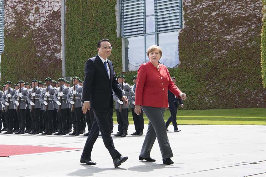 Primeiro-ministro chinês pede esfor?os conjuntos com Alemanha para promover livre comércio