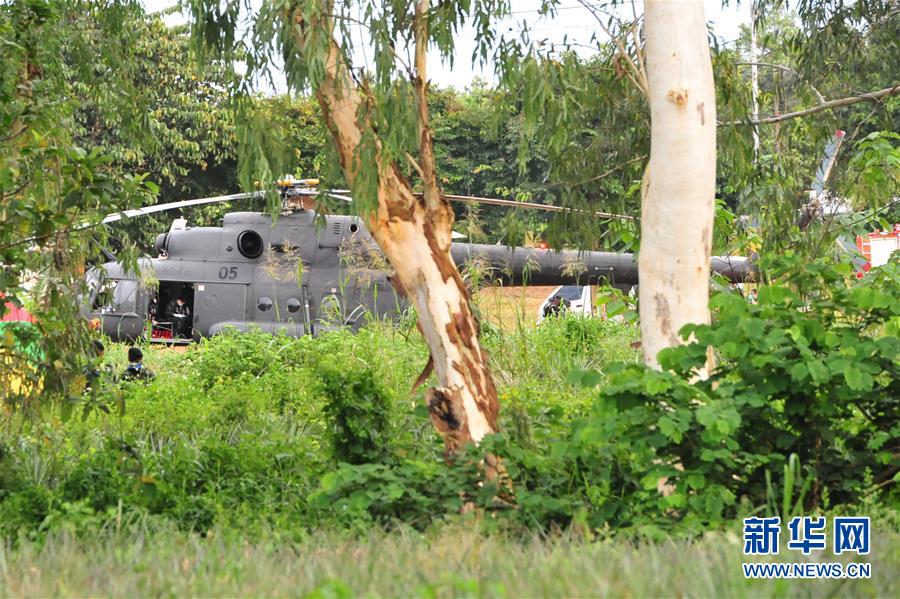 Equipa de futebol e treinador resgatados com sucesso de caverna na Tailandia