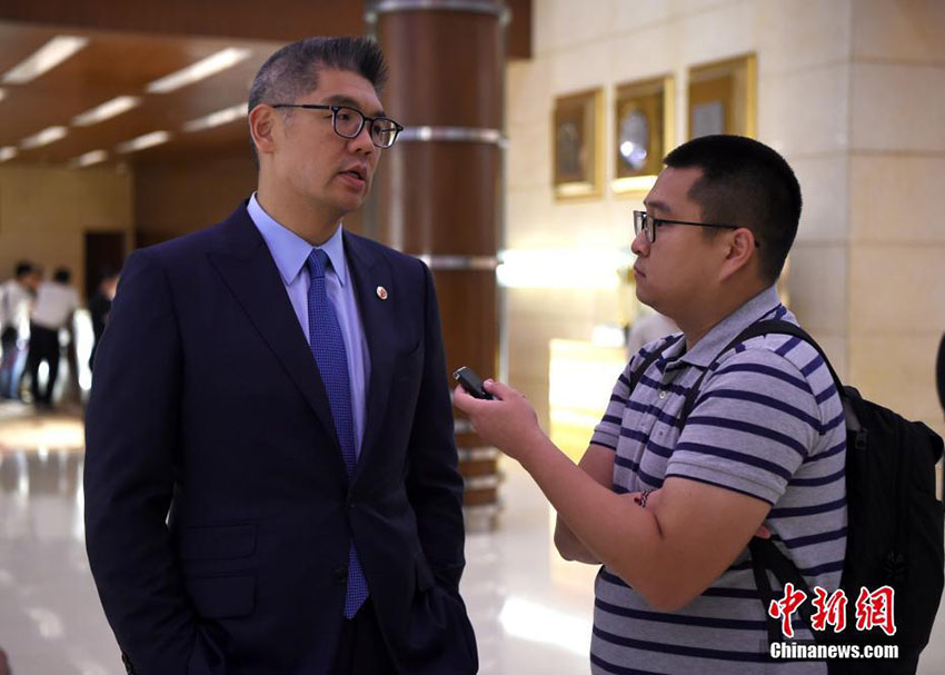 Ex-presidente do Kuomintang chega a Beijing