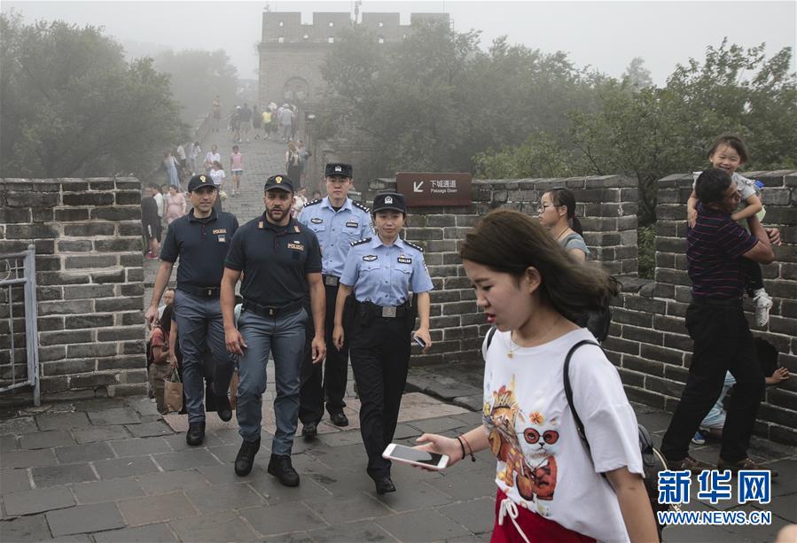 Policiais sino-italianos realizam segunda patrulha conjunta