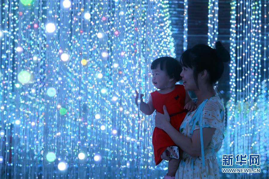Crian?as aprendem mais sobre ciência no Museu de Ciência e Tecnologia de Xiamen