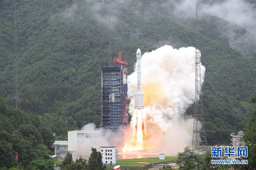 China lan?a satélites gêmeos de navega??o do Beidou-3