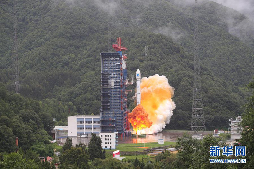 China lan?a satélites gêmeos de navega??o do Beidou-3