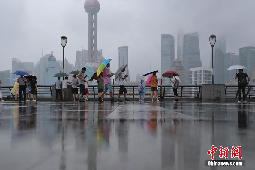Tuf?o Jongdari chega a Shanghai