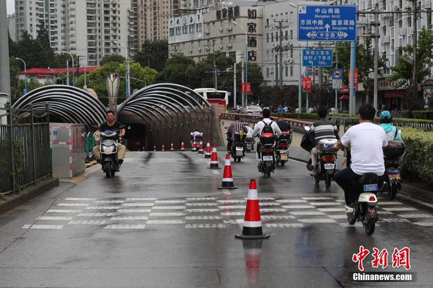 Tuf?o Jongdari chega a Shanghai
