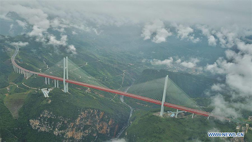 Galeria: Paisagem singular da Ponte de Beipanjiang