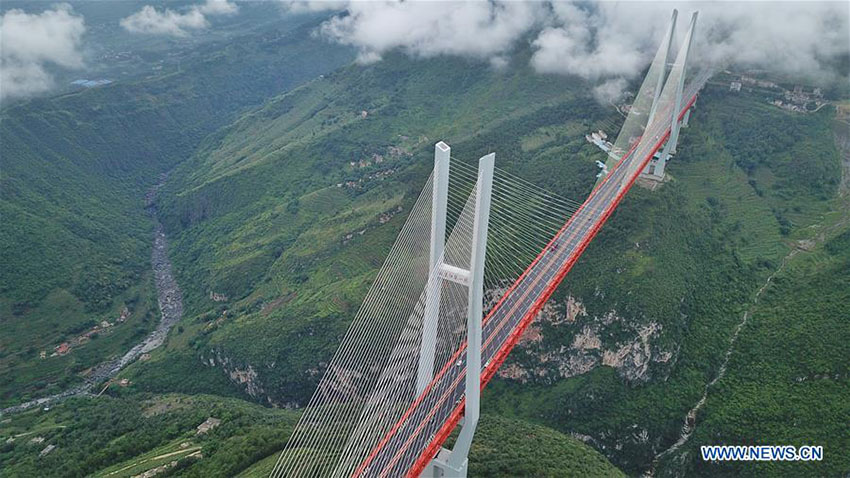 Galeria: Paisagem singular da Ponte de Beipanjiang