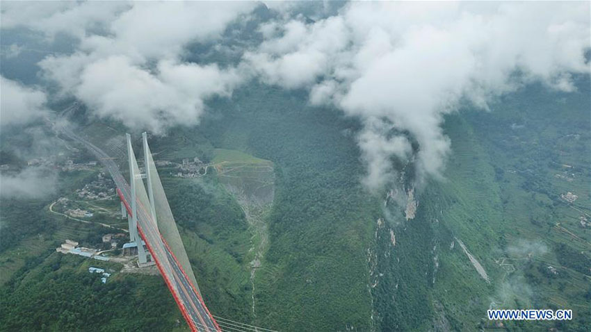 Galeria: Paisagem singular da Ponte de Beipanjiang