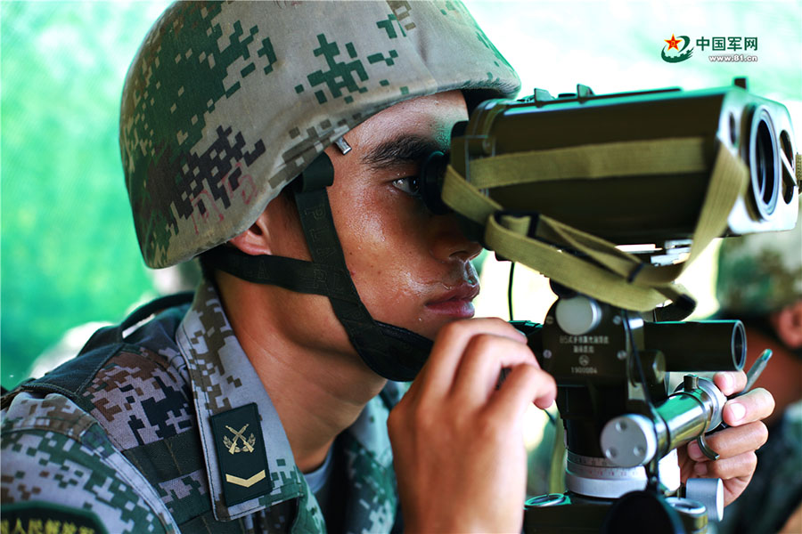 Exército chinês realiza exercício de simula??o de batalha