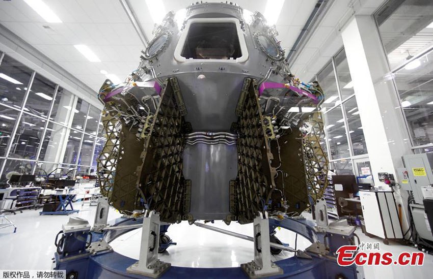 SpaceX realiza “dia aberto” para jornalistas e apresenta a nave Crew Dragon