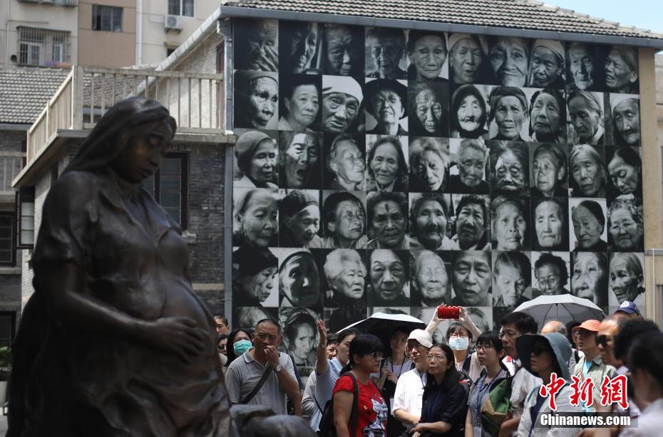 Galeria: Cidad?os visitam museu em memória das “mulheres de conforto” em Nanjing