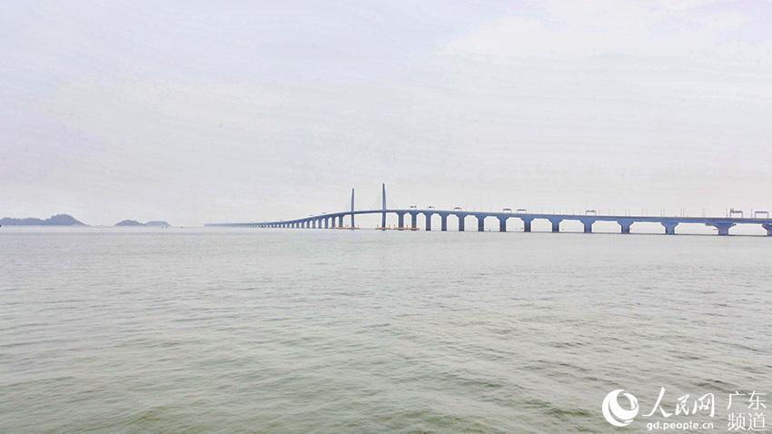 Ponte Hong Kong-Zhuhai-Macau será aberta à circula??o no final do ano