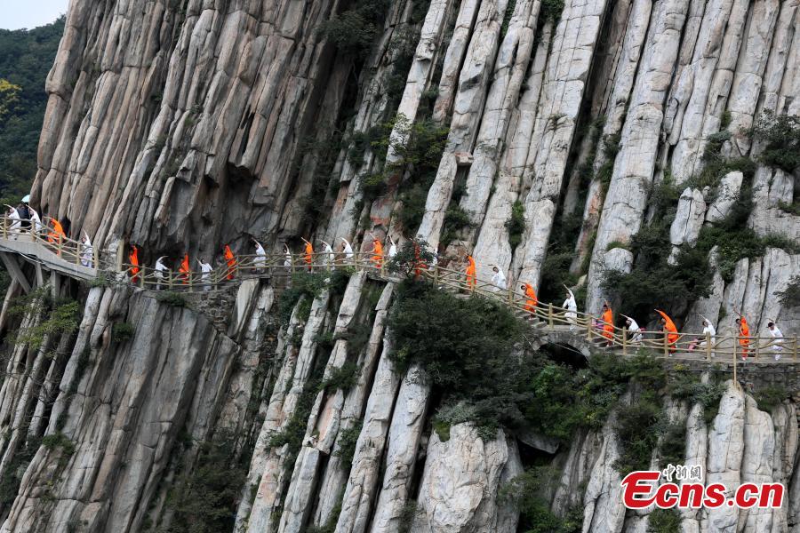 Galeria: Ioga e Kung fu apresentados no templo de Shaolin