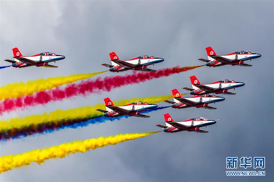 For?a Aérea da China realiza atividades temáticas abertas ao público