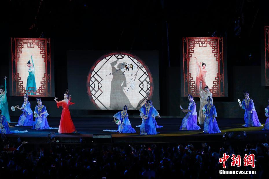 Jogos Asiáticos encerram com exibi??o do show “8 Minutos em Hangzhou”