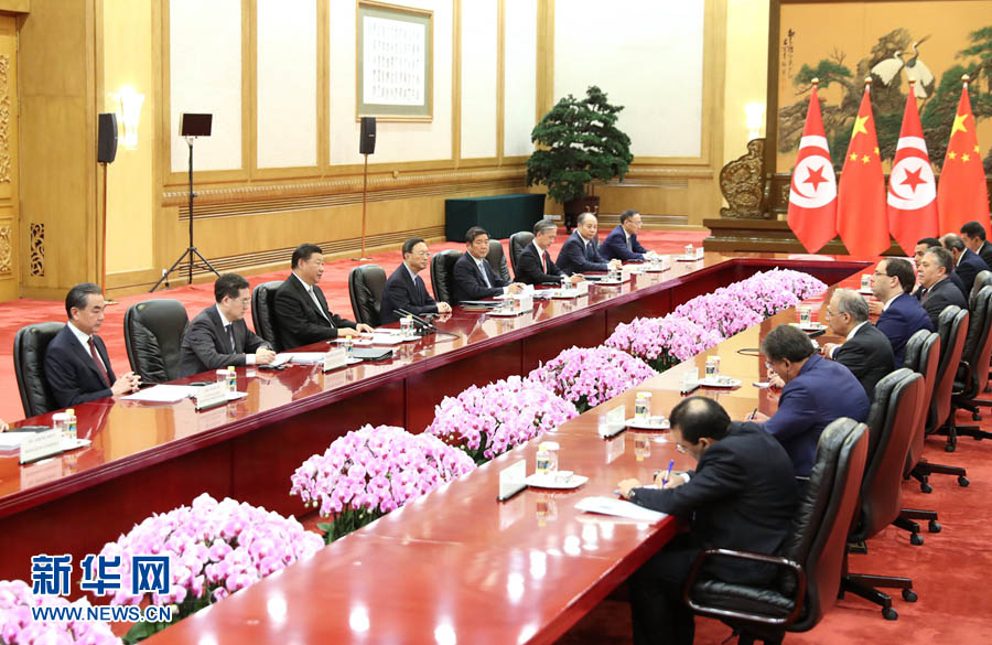 Xi reúne-se com primeiro-ministro tunisiano