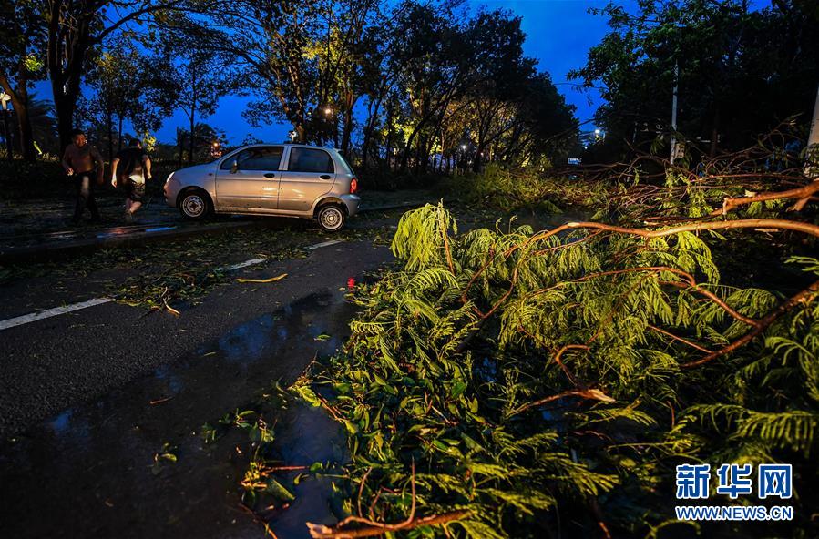 Supertuf?o Mangkhut chega ao sul da China