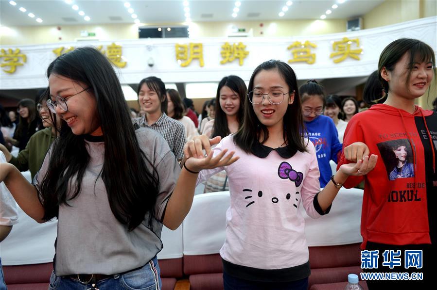 Mais de 5 mil voluntários se preparam para primeira exposi??o de importa??o da China
