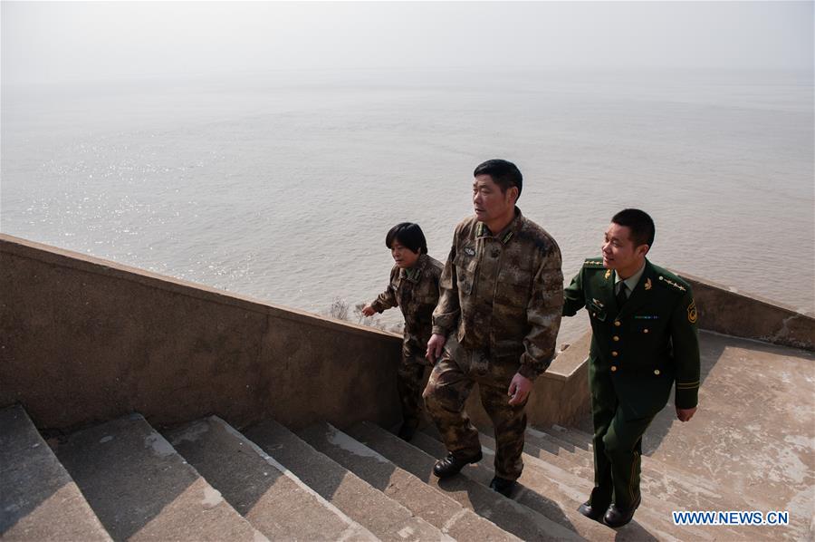 Galeria: Policiais em atividade na fronteira de Jiangsu