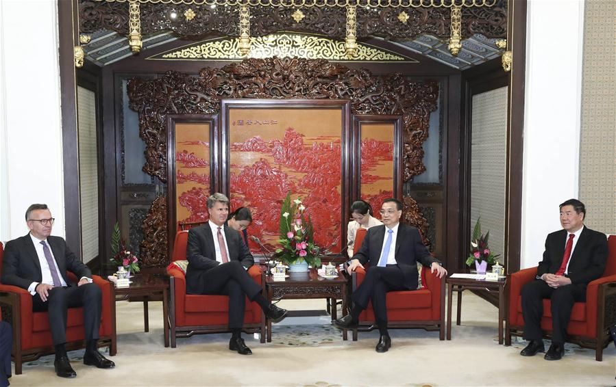 China promoverá um mais alto nível de abertura, diz premiê Li