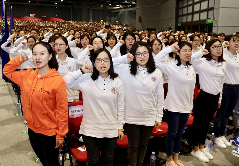 Mais de 5 mil voluntários come?am a trabalhar na Exposi??o Internacional de Importa??o da China