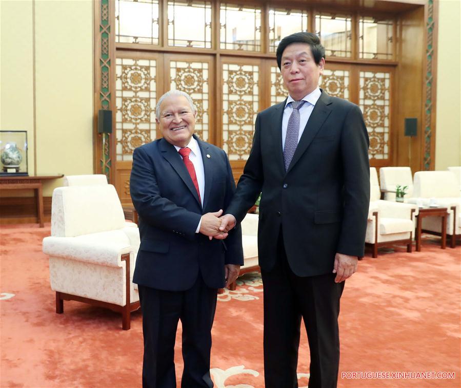 Chefe do mais alto órg?o legislativo chinês reúne-se com presidente de EL Salvador