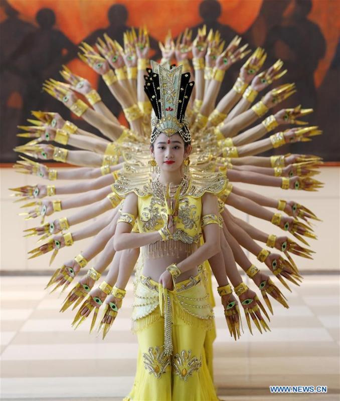 Galeria: Artistas apresentam dan?a Bodhisattva de Mil M?os na sede da ONU em Nova Iorque