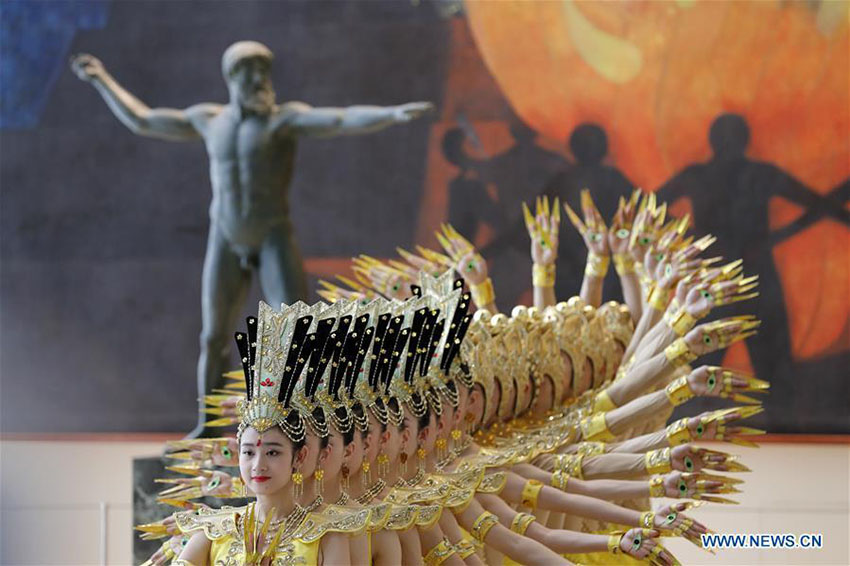 Galeria: Artistas apresentam dan?a Bodhisattva de Mil M?os na sede da ONU em Nova Iorque