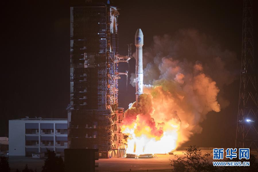 China lan?a satélites gêmeos Beidou