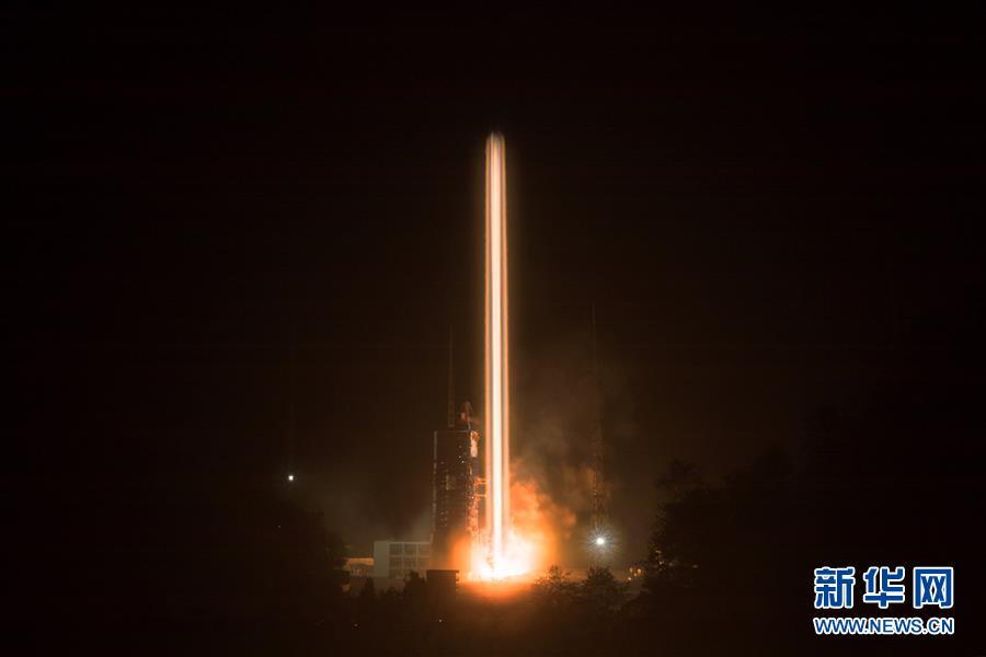China lan?a satélites gêmeos Beidou