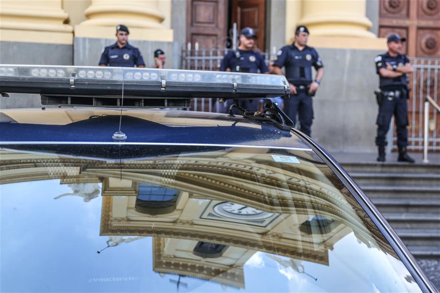 Tiroteio deixa cinco mortos em igreja de campinas