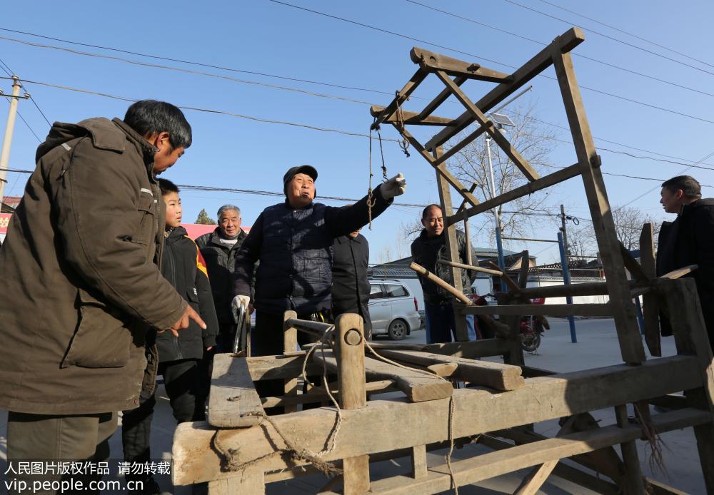 Henan: Exibi??o dos elementos antigos mostra mudan?as na vida do povo chinês em 40 anos