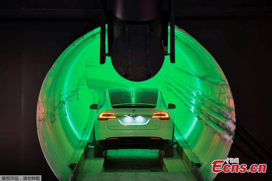 Primeiro túnel subterraneo de alta velocidade de Elon Musk estreia em LA