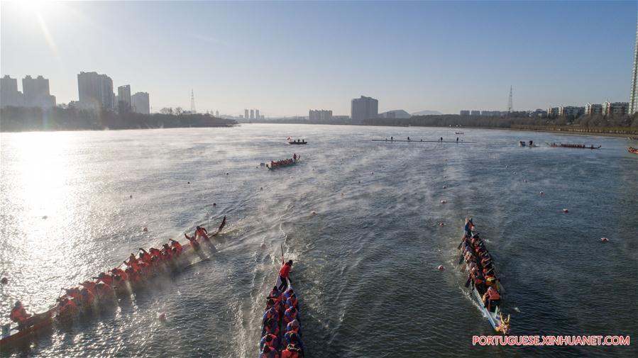 Corridas de barcos do drag?o s?o realizadas em Jilin, nordeste da China