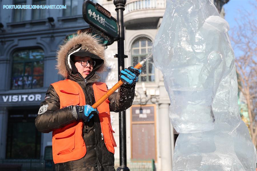 Destaques da competi??o nacional universitária de escultura em gelo em Harbin