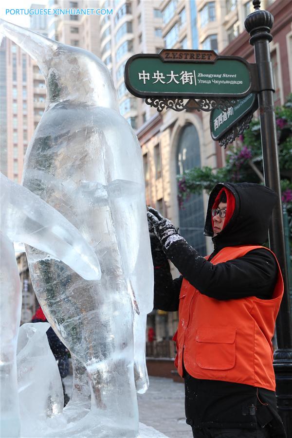 Destaques da competi??o nacional universitária de escultura em gelo em Harbin