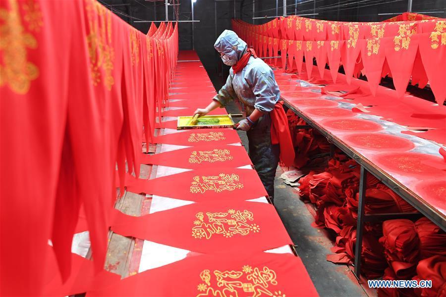 Galeria: Lanternas tradicionais s?o fabricadas para receber Festival da Primavera