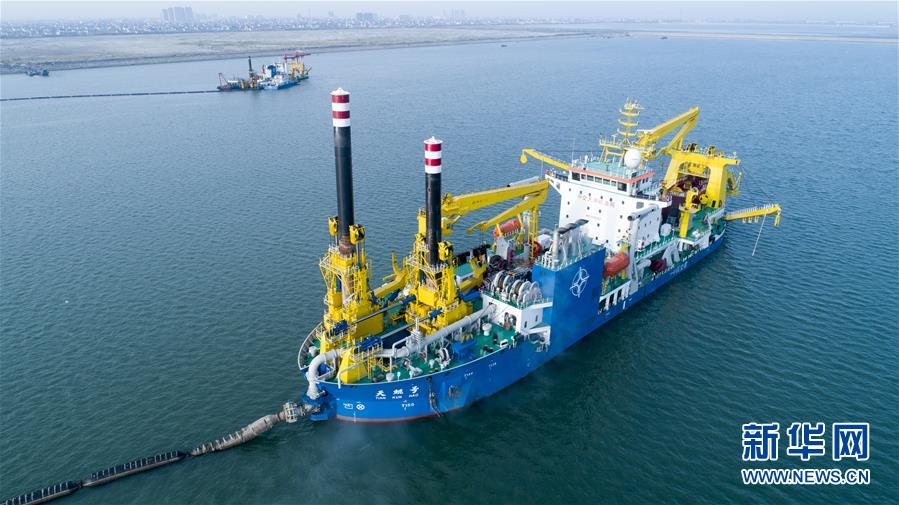 Maior navio de dragagem da ásia retorna após ensaio marítimo
