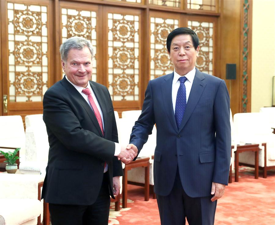 China pode brindar à Finlandia amplas oportunidades de negócios, diz premiê chinês